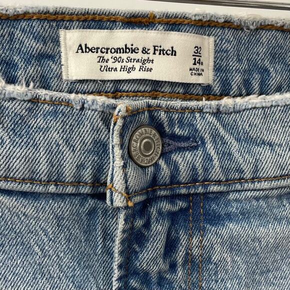 Abercrombie & Fitch 14 Ultra High Rise 90s Straight Jean Light Wash Vent Hem - Picture 9 of 13